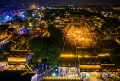 荡口夜繁?火树银花