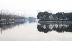 城市泛舟