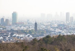 十里青山半入城