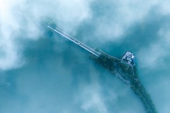 烟波拂水
