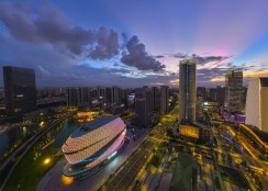 高铁新城之夜（组照）