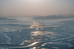 霜华映野 电网织梦